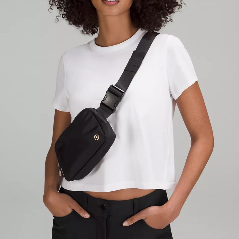 lululemon | black with gold | everywhere belt bag - Picture 5 of 5